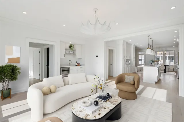 $1,799,000 | 8 Lookout Lane, Portsmouth, RI 02871