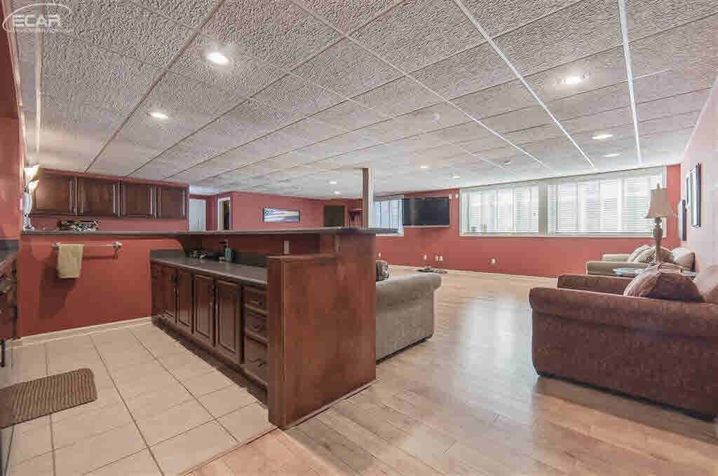 1130 Kings Carriage Road Grand Blanc, MI 48439 - Photo 62 of 92 21404224-61.JPG