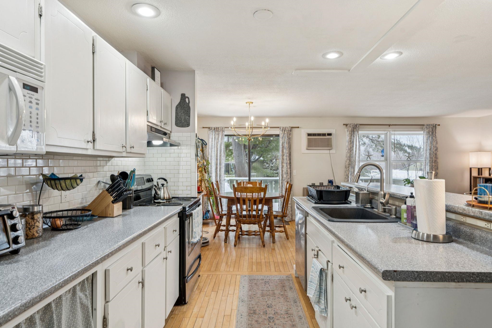 29 Floyd Avenue, Unit 11 Lebanon, NH 03784 - Photo 4 of 30
