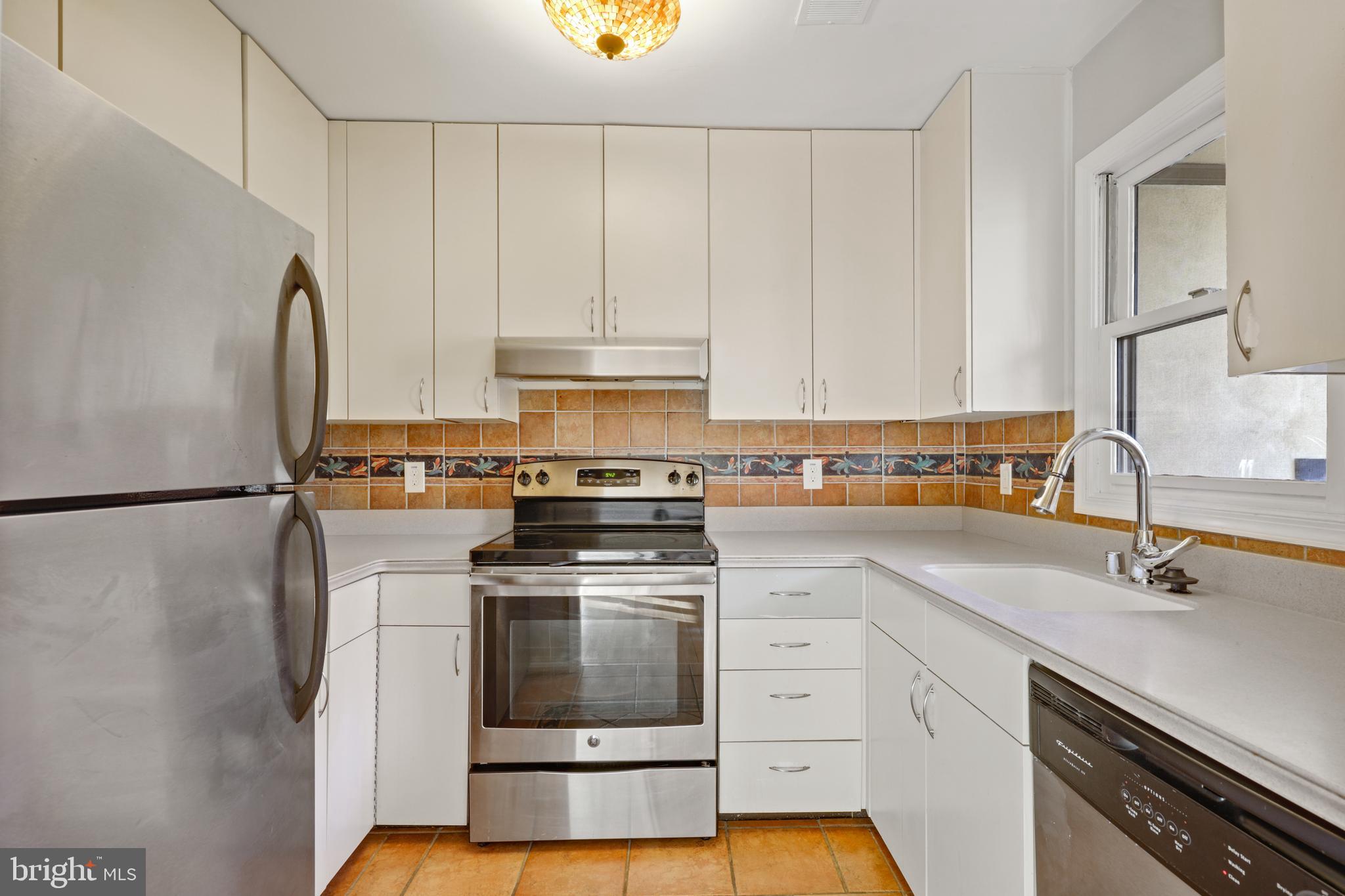 4202 Roland Avenue, Unit 202 Baltimore, MD 21211 - Photo 11 of 29 Gallery Image 11