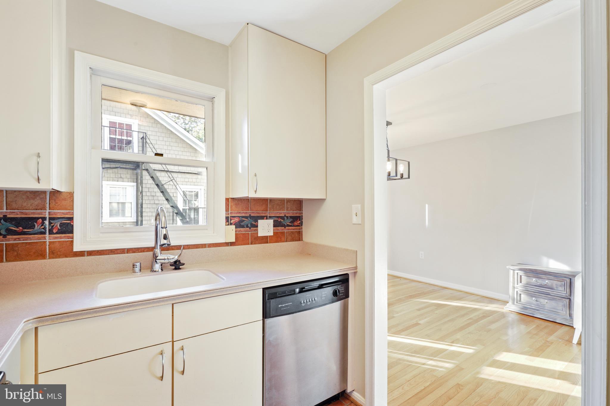 4202 Roland Avenue, Unit 202 Baltimore, MD 21211 - Photo 13 of 29 Gallery Image 13