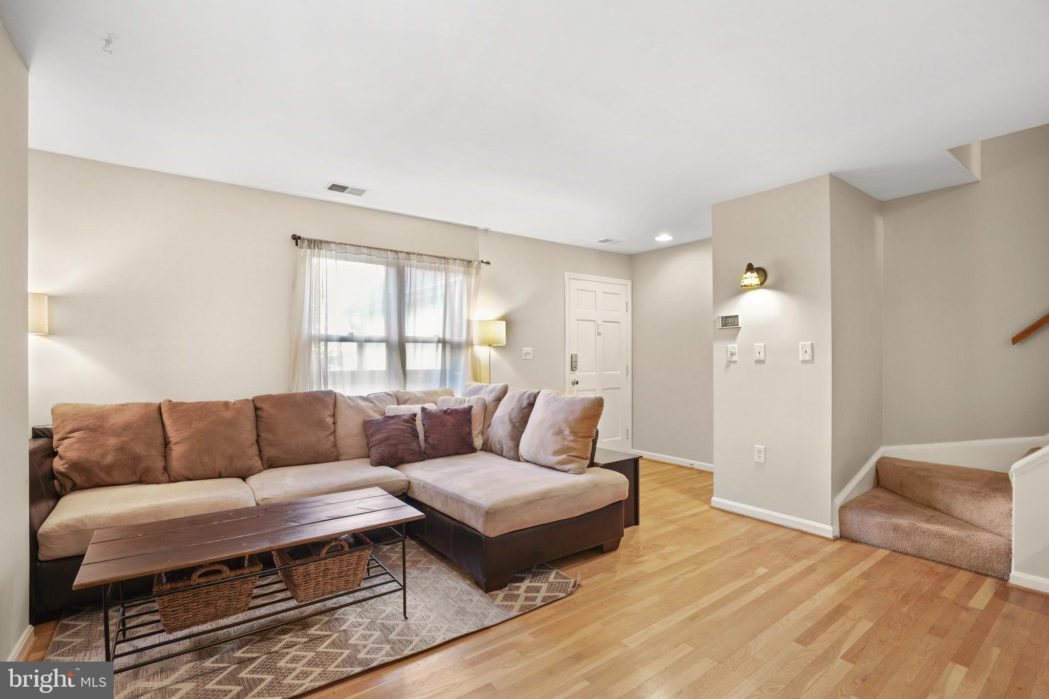 4202 Roland Avenue, Unit 202 Baltimore, MD 21211 - Photo 4 of 29 Gallery Image 4