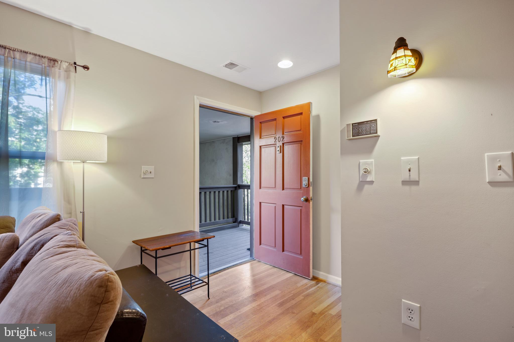 4202 Roland Avenue, Unit 202 Baltimore, MD 21211 - Photo 6 of 29 Gallery Image 6