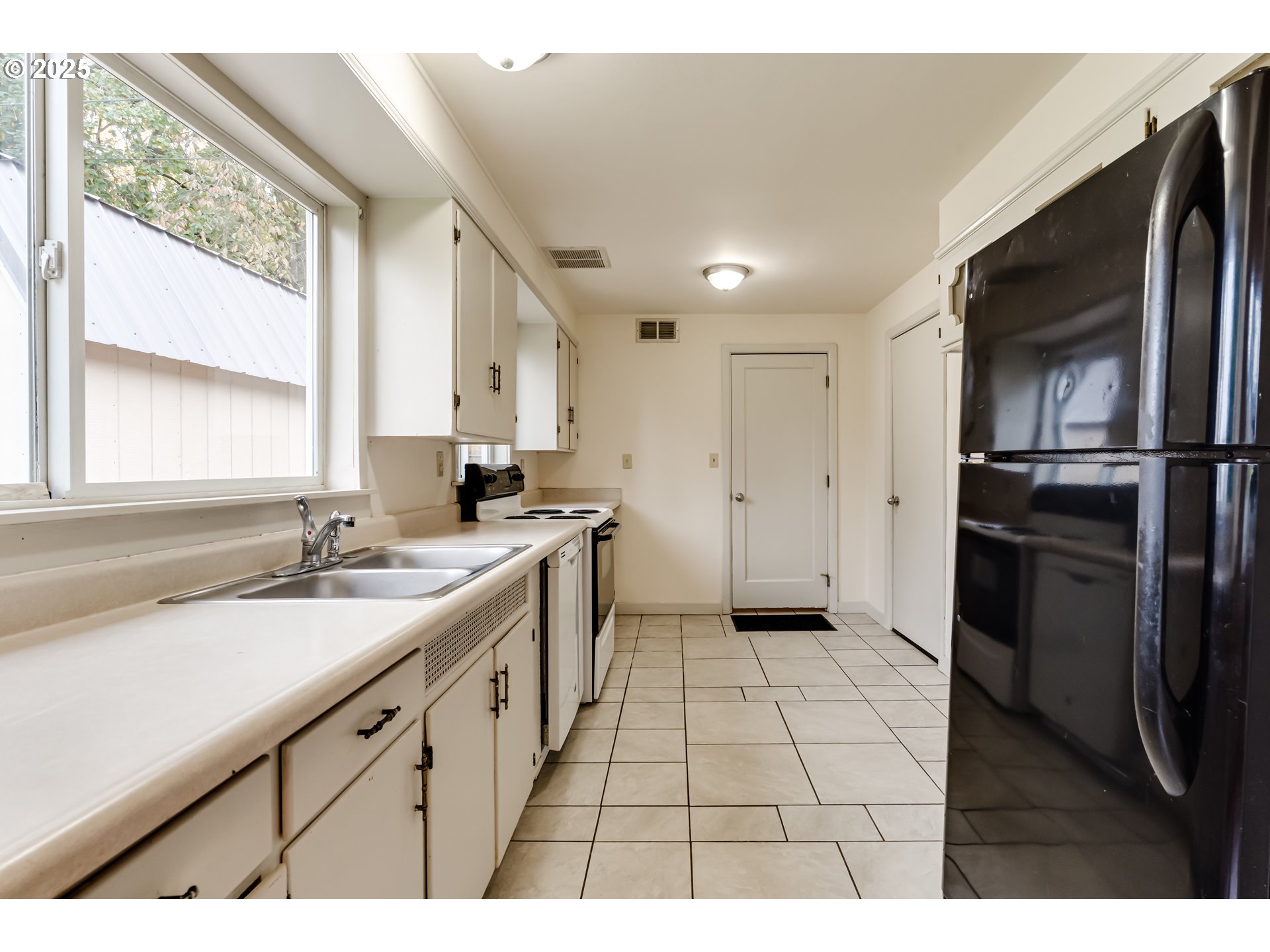 630 Harold Street Eugene, OR 97402 - Photo 19 of 35