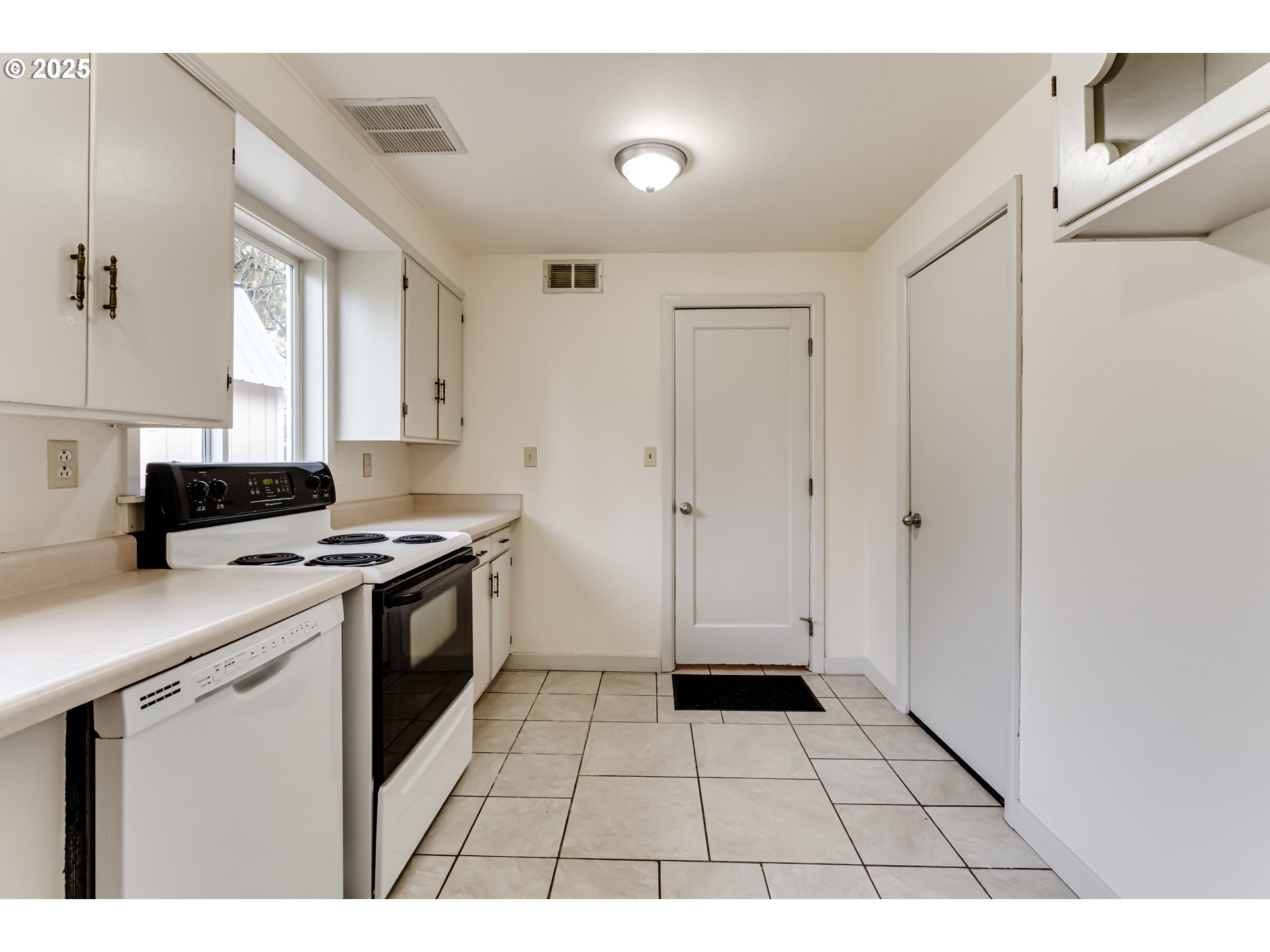 630 Harold Street Eugene, OR 97402 - Photo 22 of 35