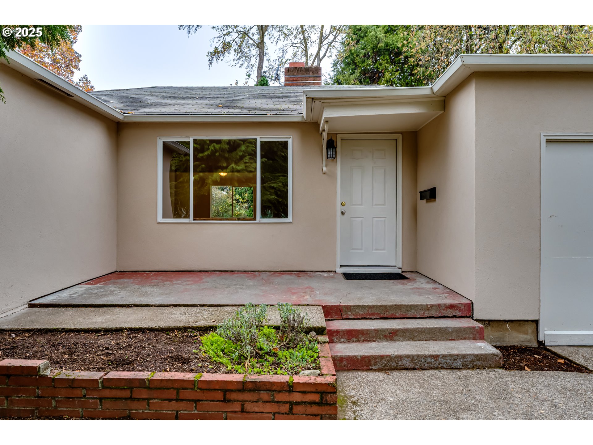 630 Harold Street Eugene, OR 97402 - Photo 4 of 35