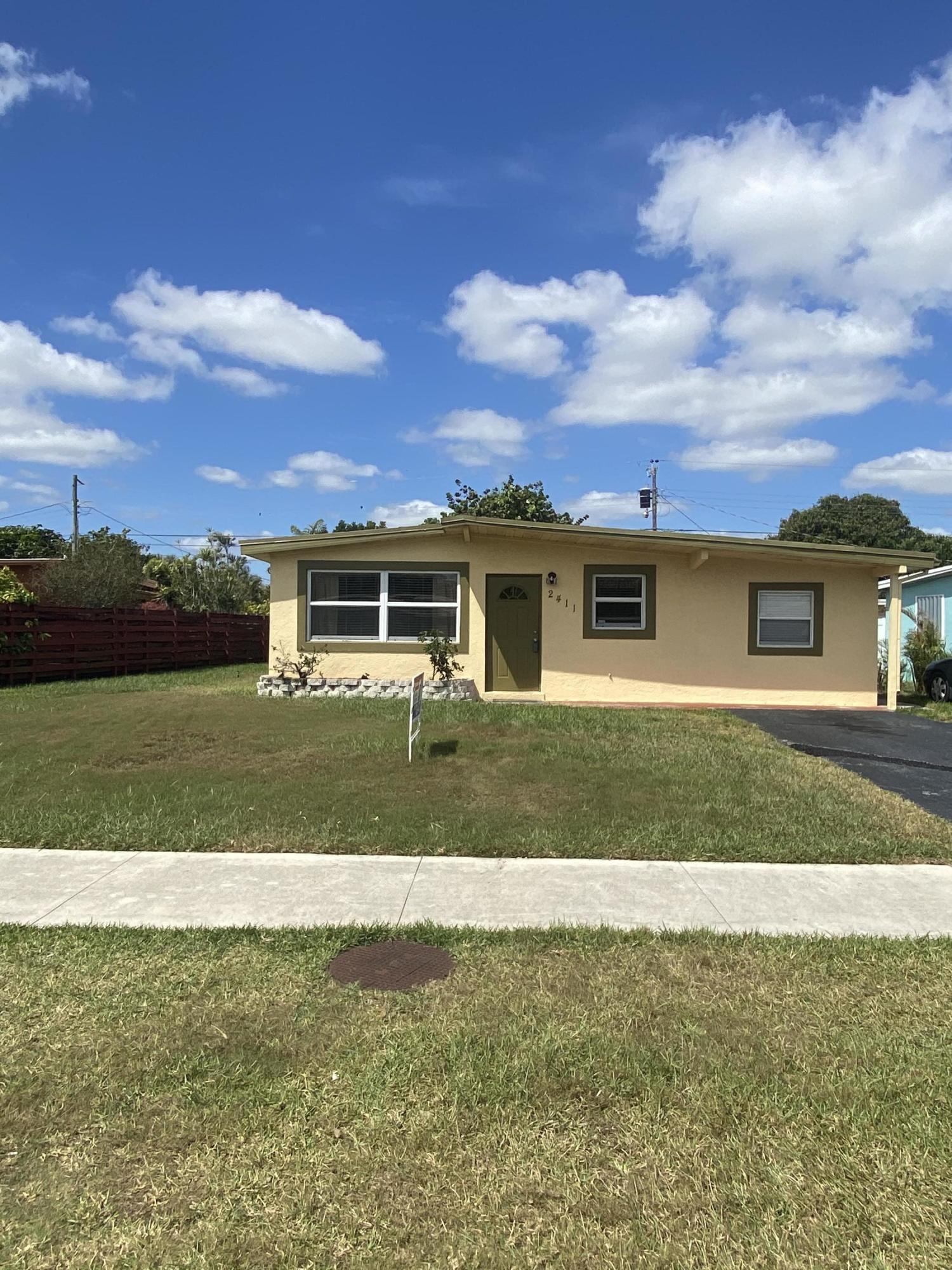 2411 Rue Road West Palm Beach, FL 33415 - Photo 4 of 5 963EE03D-8710-47C4-8DC7-FCAD8303C4DC