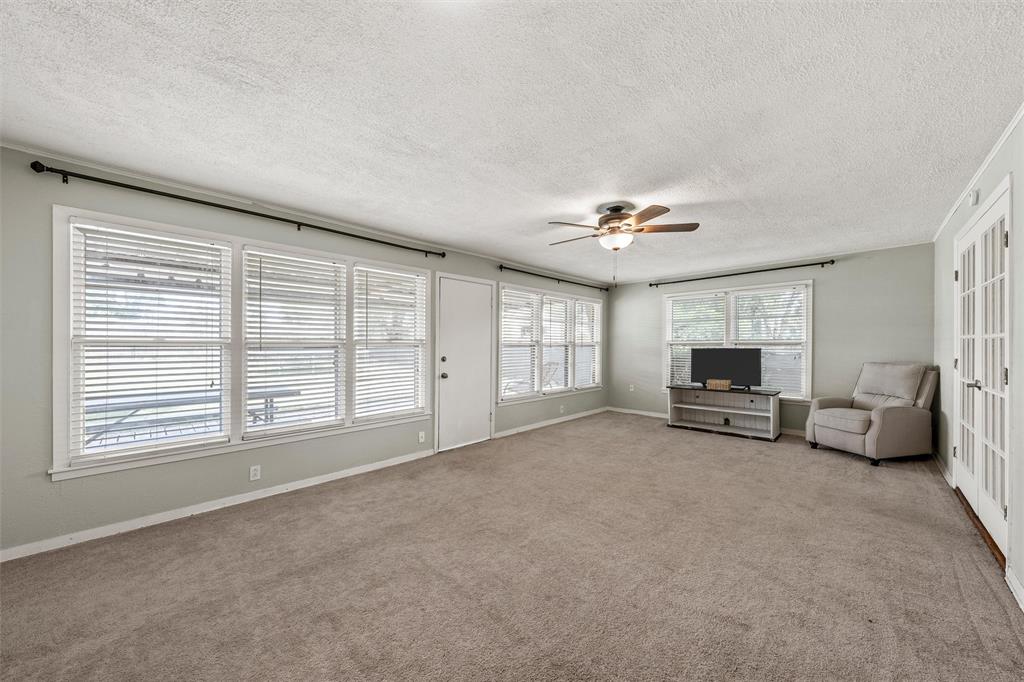 3223 Live Oak Avenue Waco, TX 76708 - Photo 20 of 40 Sunroom