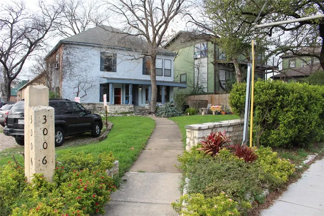 $825 | 3006 Duval Street, Unit 2, Austin, TX 78705