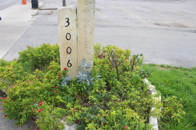 $825 | 3006 Duval Street, Unit 2, Austin, TX 78705