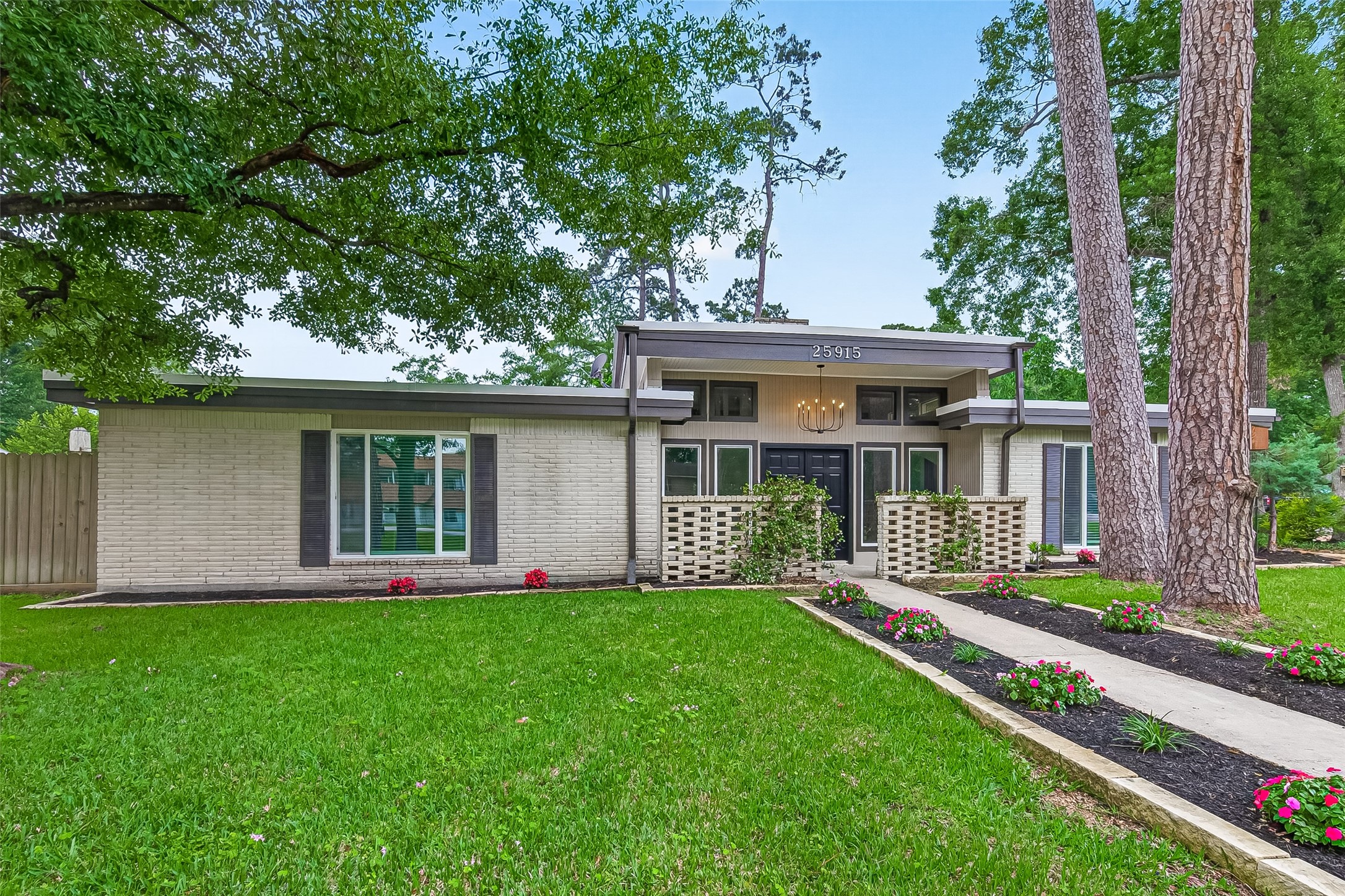 25915 Maplewood Drive Spring, TX 77386 - Photo 3 of 50