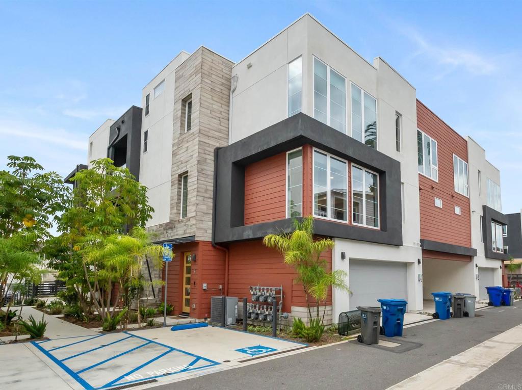 522 South Cleveland Street, Unit 7 Oceanside, CA 92054 - Photo 1 of 24 a front view of a building