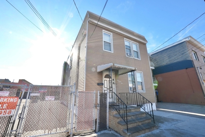 125 Malvern Street Newark, NJ 07105 - Photo 6 of 18 a front view of a house
