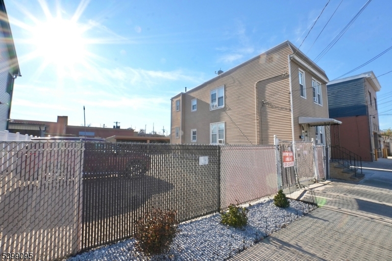 125 Malvern Street Newark, NJ 07105 - Photo 8 of 18