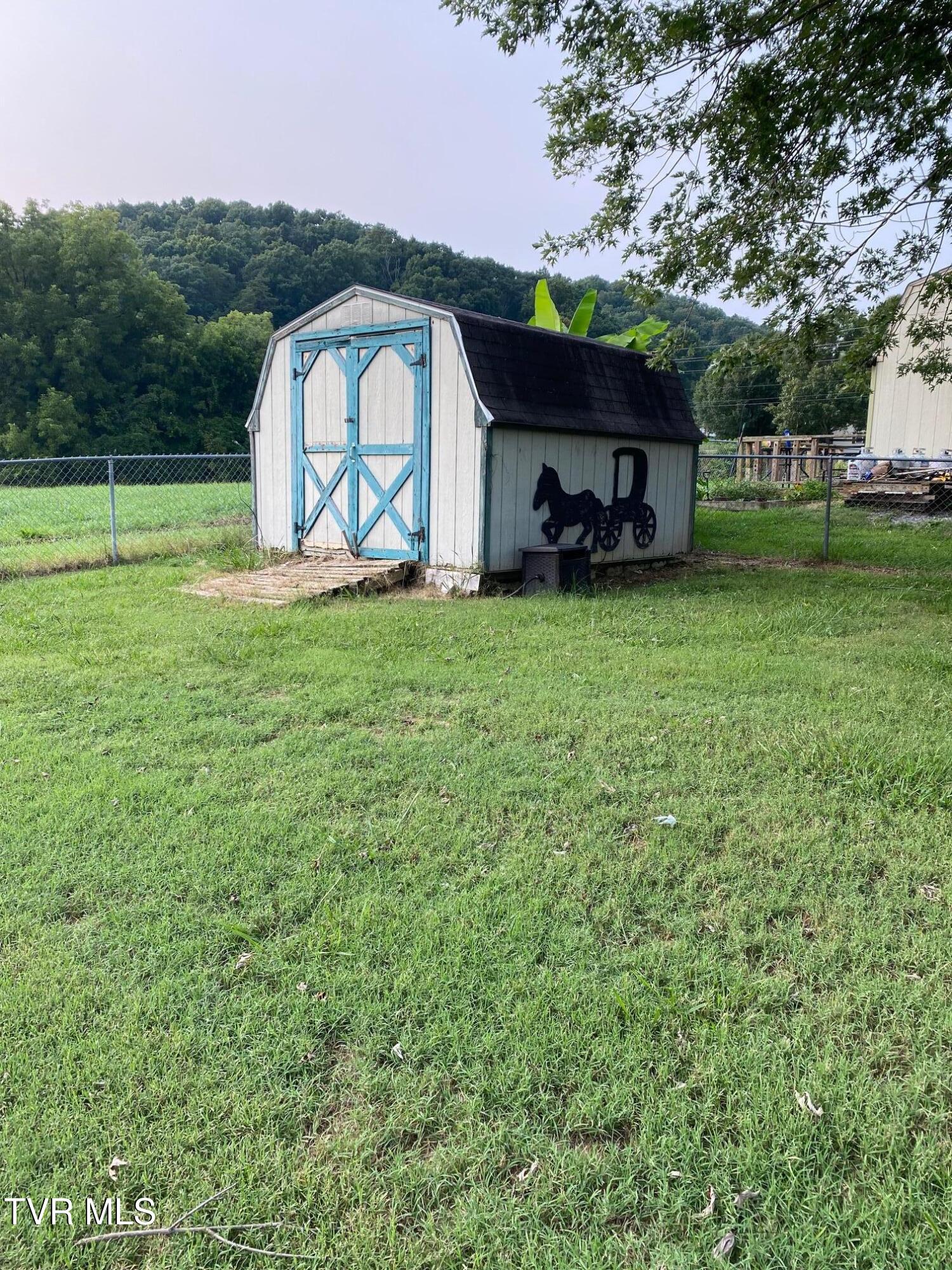 110 Wandering Drive Chuckey, TN 37641 - Photo 3 of 11 IMG_0385