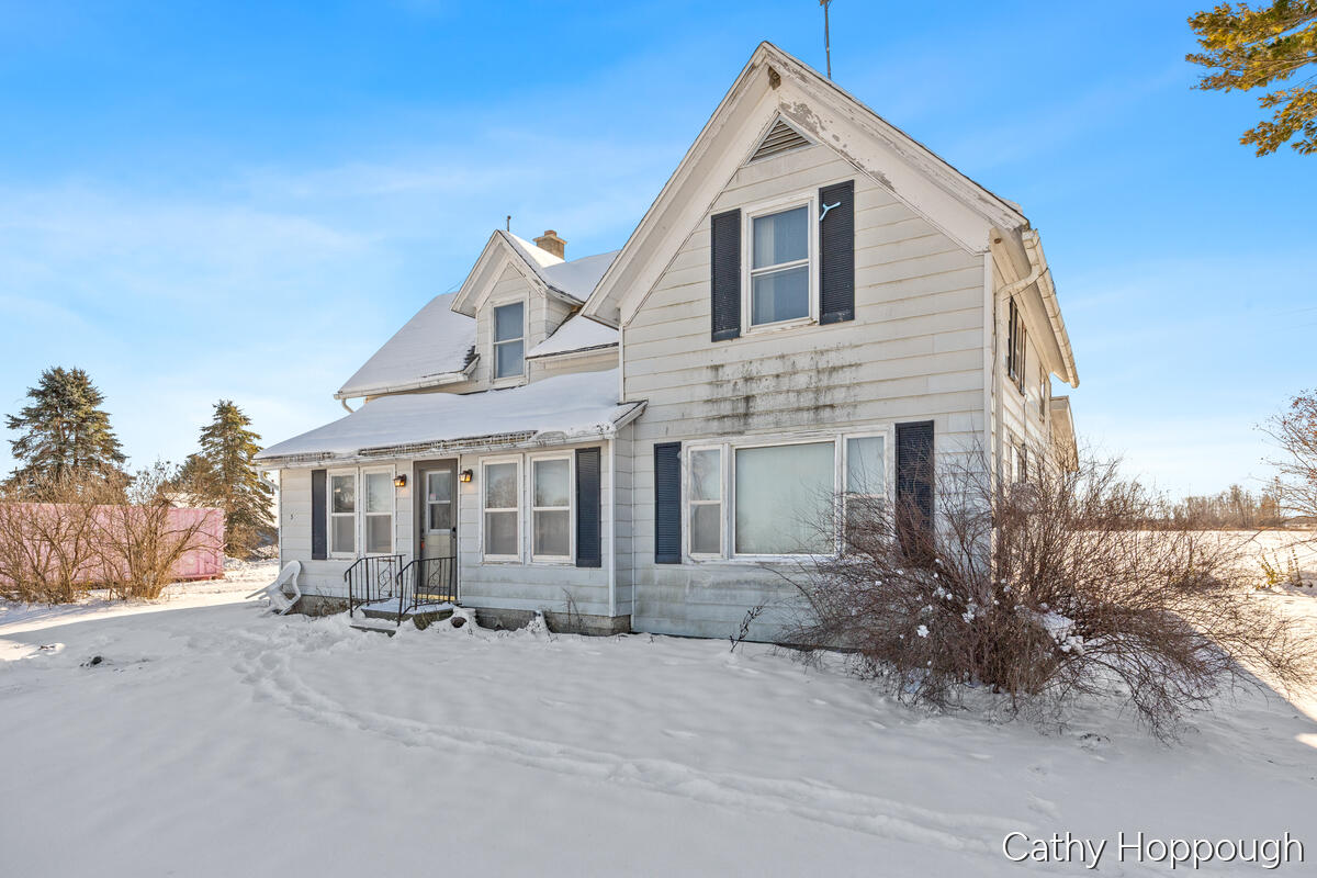 3834 East Station Road Sheridan, MI 48884 - Photo 2 of 33 3834-East-Station_003