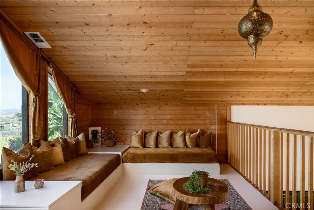 382 Cherokee Trail Yucca Valley, CA 92284 - Photo 11 of 33 a living room with furniture