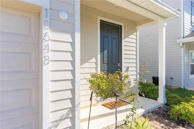 a view of entryway with a house