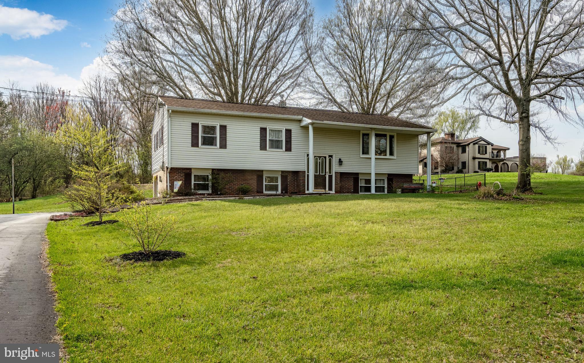 36 Sunset Road Royersford, PA 19468 - Photo 2 of 46