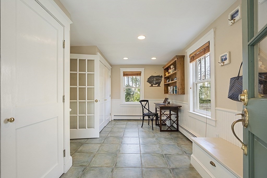 36 Brooks Street Concord, MA 01742 - Photo 12 of 24