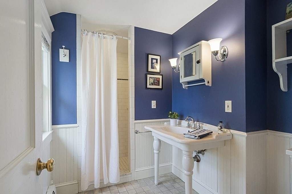 36 Brooks Street Concord, MA 01742 - Photo 16 of 24
