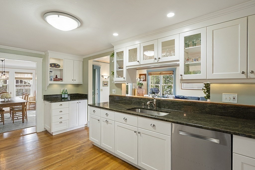 36 Brooks Street Concord, MA 01742 - Photo 9 of 24