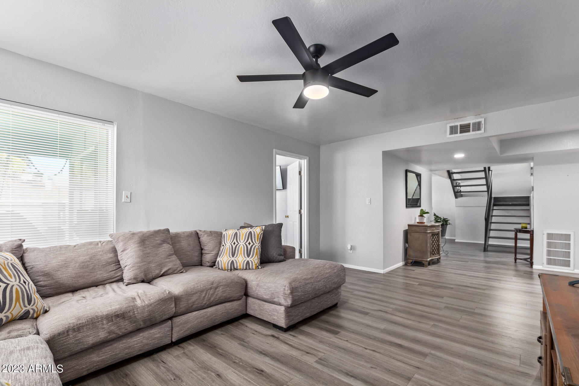 4216 West Hearn Road Phoenix, AZ 85053 - Photo 11 of 53 11-Hearn