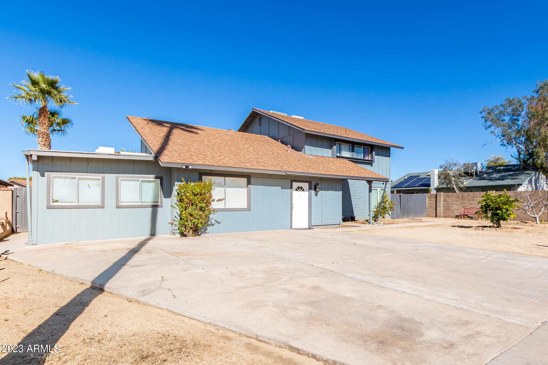 4216 West Hearn Road Phoenix, AZ 85053 - Photo 4 of 53 04-Hearn
