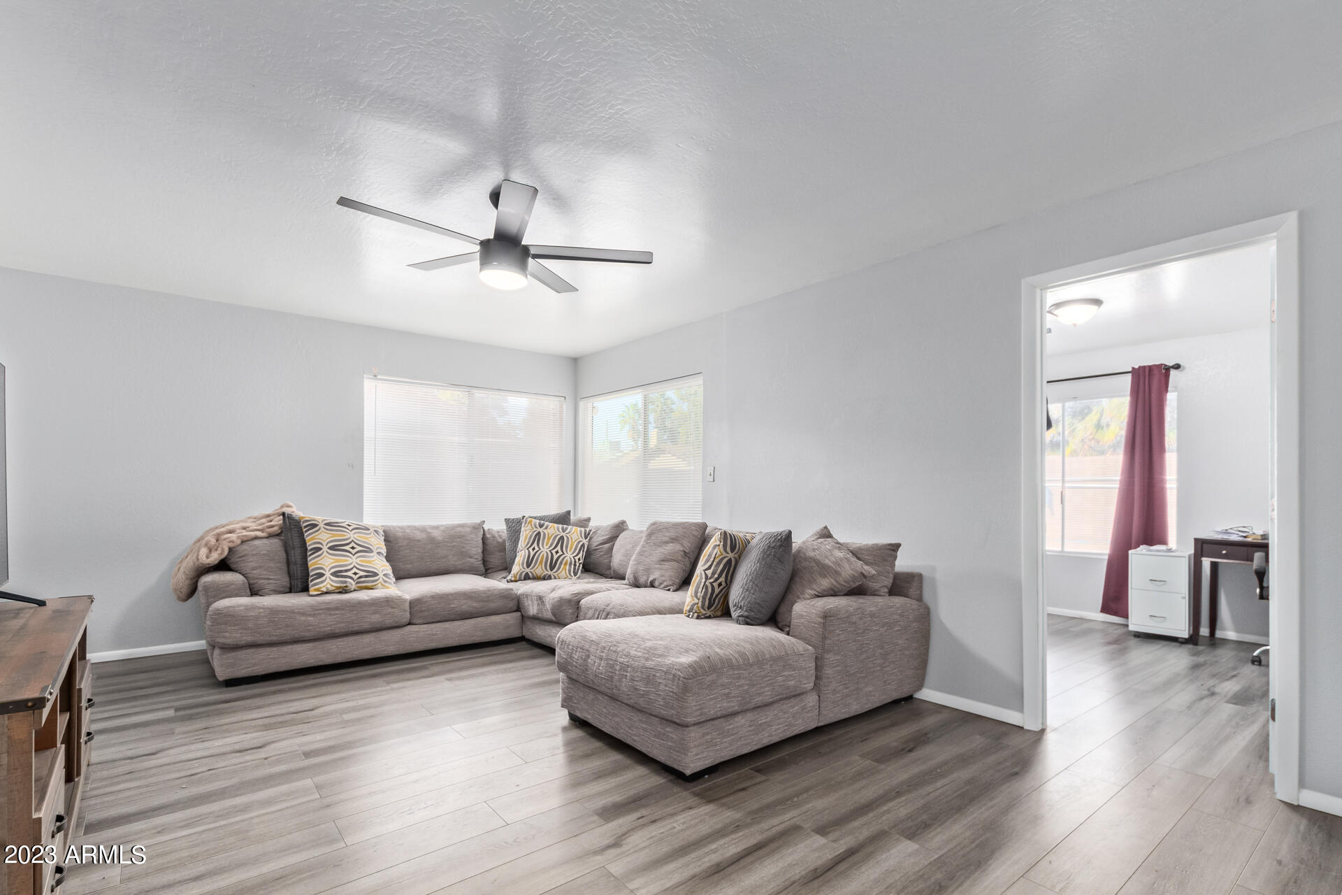 4216 West Hearn Road Phoenix, AZ 85053 - Photo 9 of 53 09-Hearn