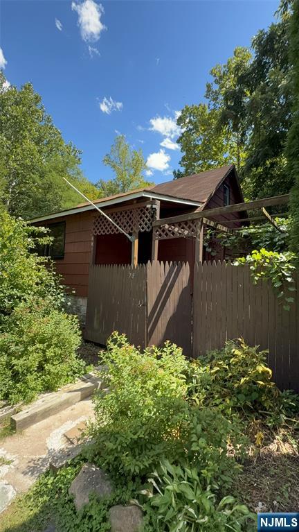 78 Woodland Road Ringwood, NJ 07456 - Photo 5 of 33 a view of a backyard