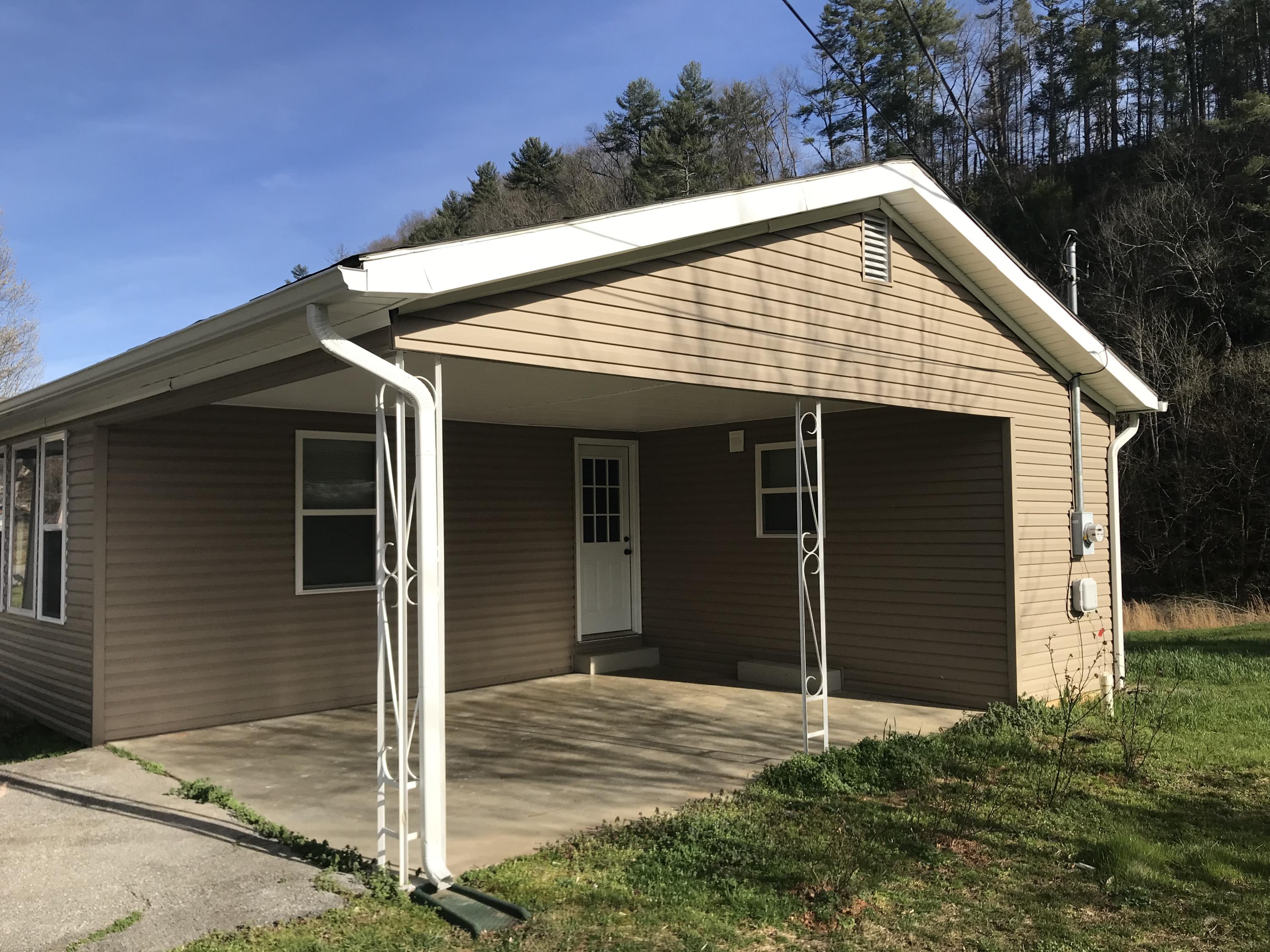 1530 Upper Middle Creek Road Sevierville, TN 37876 - Photo 3 of 23 3BF81456-6878-4244-A513-69E29BE57B2C