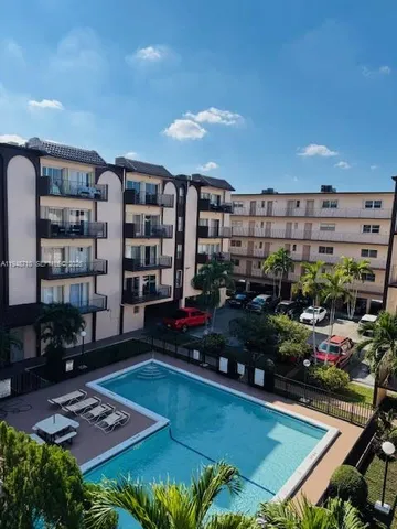 $2,200 | 1950 West 54th Street, Unit 302, Hialeah, FL 33012