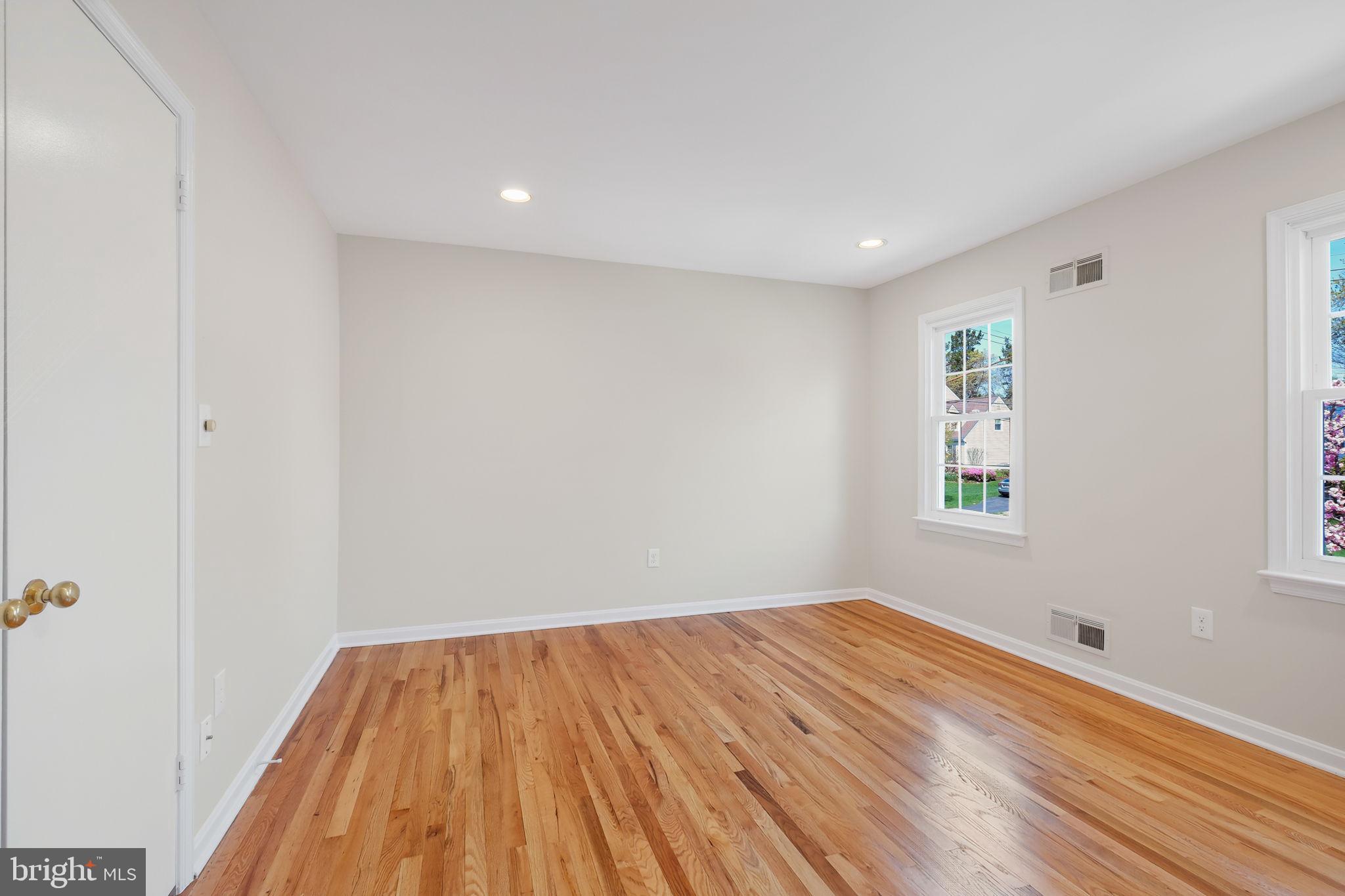 8524 Atwell Road Potomac, MD 20854 - Photo 24 of 38 Bedroom #2