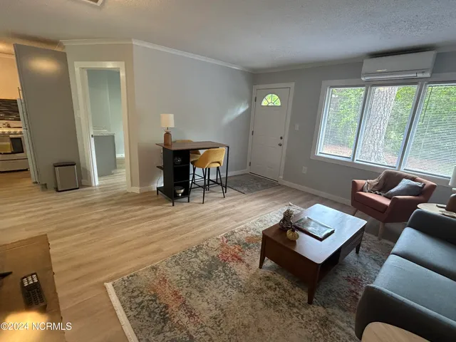 $1,325 | 1330 North Howe Street, Unit 1, Southport, NC 28461