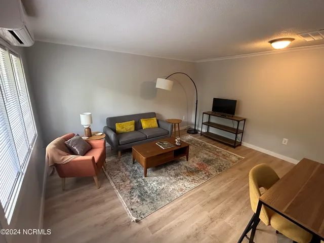 $1,325 | 1330 North Howe Street, Unit 1, Southport, NC 28461