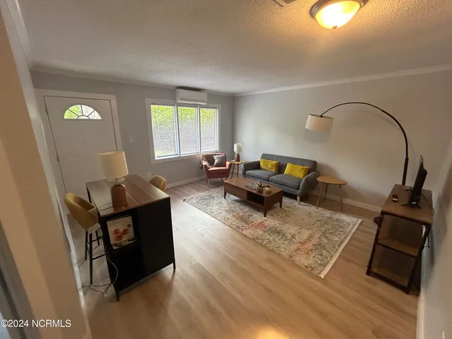 $1,325 | 1330 North Howe Street, Unit 1, Southport, NC 28461