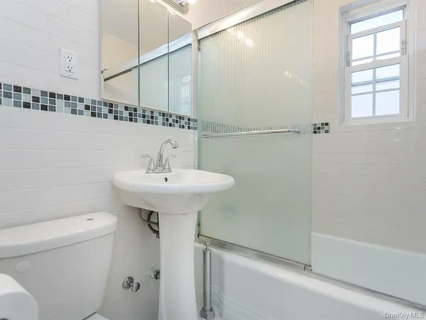 $2,700 | 67-51 223rd Place, Unit 1 | Oakland Gardens