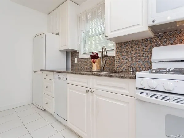 $2,700 | 67-51 223rd Place, Unit 1 | Oakland Gardens