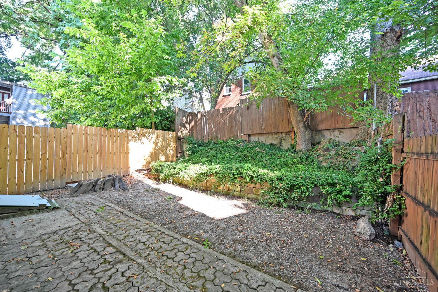 1520 William Howard Taft Road Cincinnati, OH 45206 - Photo 40 of 43