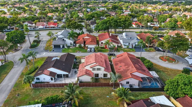 a view of a tennis court