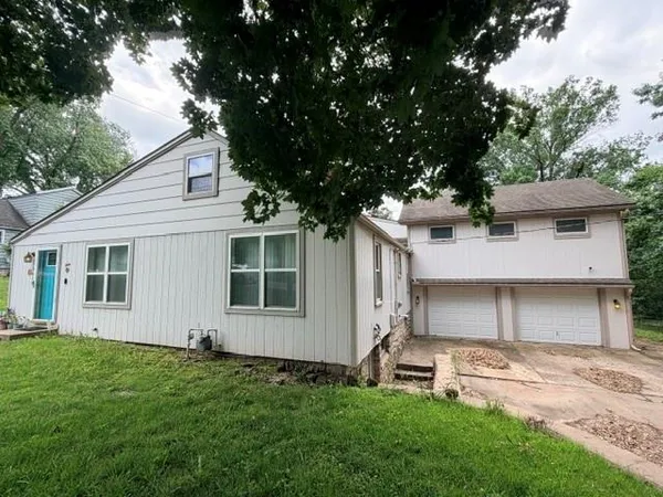 $240,000 | 5619 Farrow Avenue, Kansas City, KS 66104