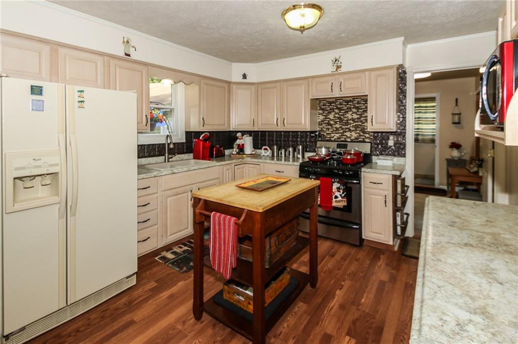1097 Price Road Avon, IN 46123 - Photo 8 of 48 Gallery Image 8