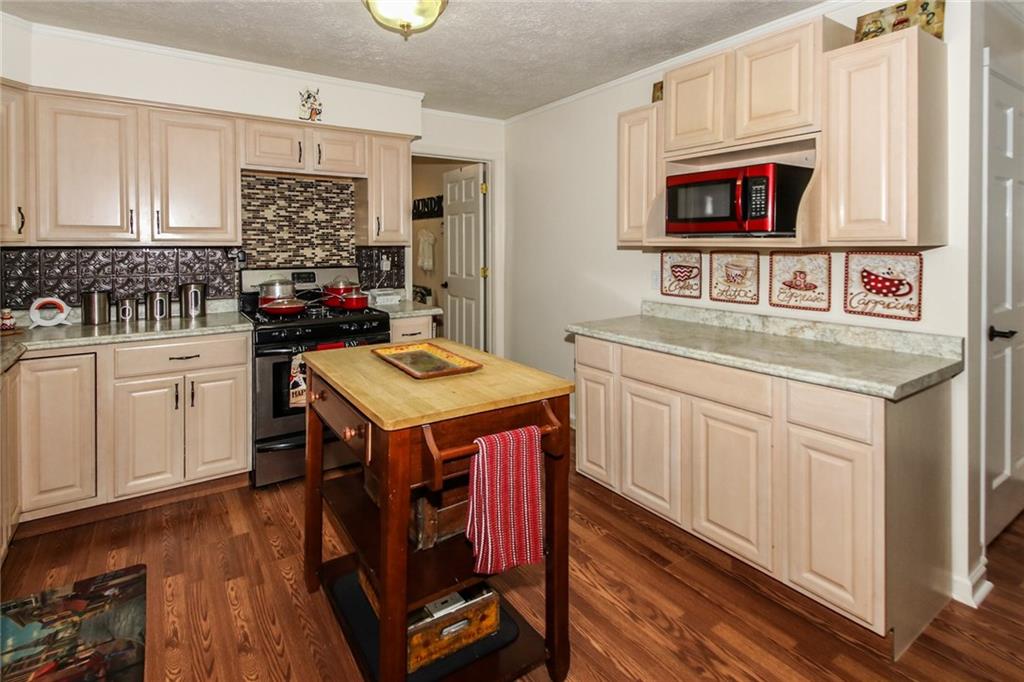 1097 Price Road Avon, IN 46123 - Photo 9 of 48 Gallery Image 9