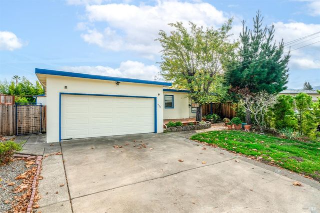 a view of backyard of house