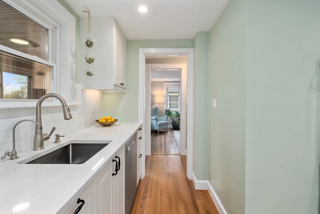 7 Florence Road Waltham, MA 02453 - Photo 16 of 32