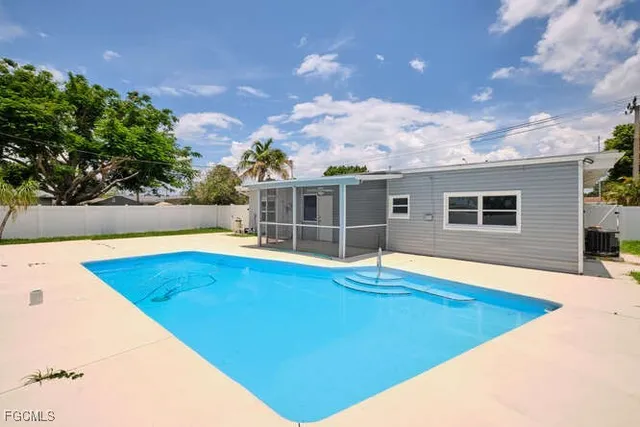 $2,795 | 4370 Deleon Street, Fort Myers, FL 33901