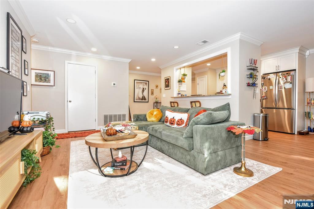 3221 Hilltop Road Mahwah, NJ 07430 - Photo 9 of 24 Gallery Image 9