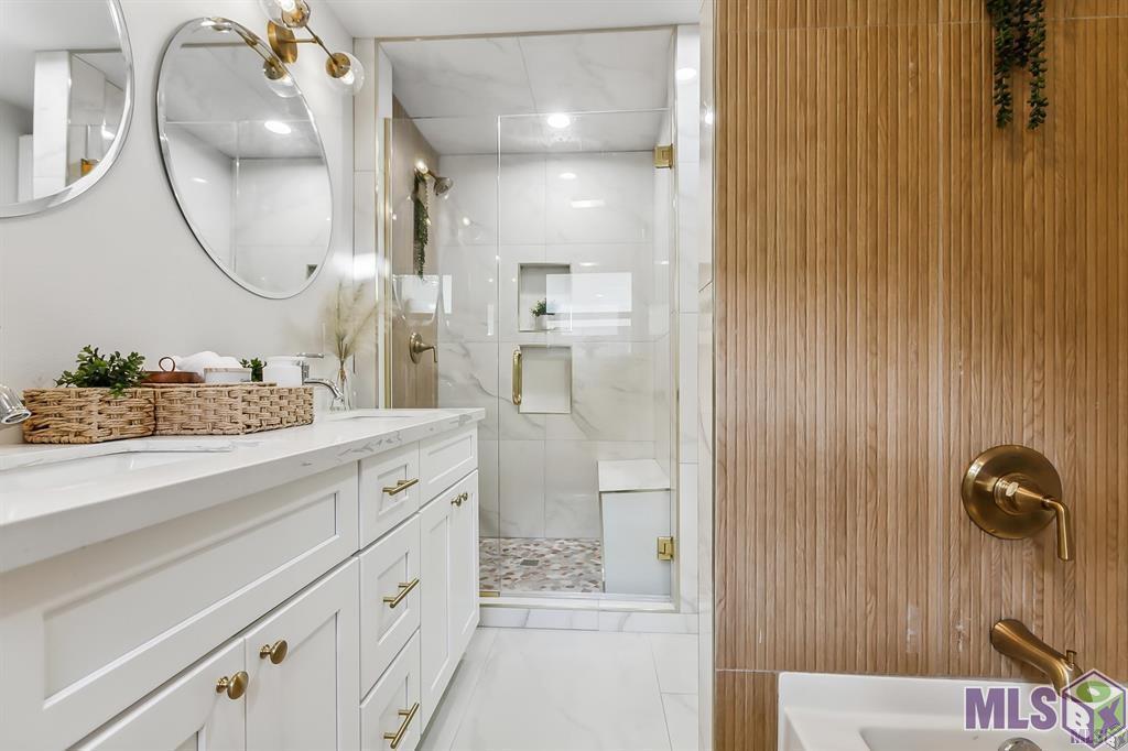 7035 Government Street Baton Rouge, LA 70806 - Photo 14 of 29 Master Bathroom