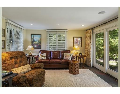 34 Jefferson Road Winchester, MA 01890 - Photo 11 of 38