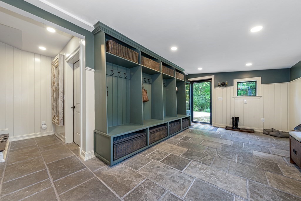 22 Dean Road Reading, MA 01867 - Photo 17 of 42 Gallery Image 17